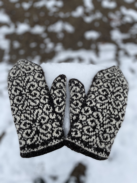 Rococo Mittens