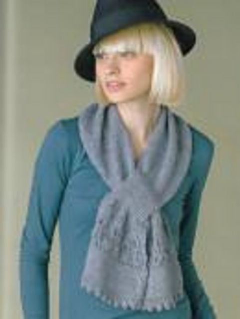 Leaf detail collar