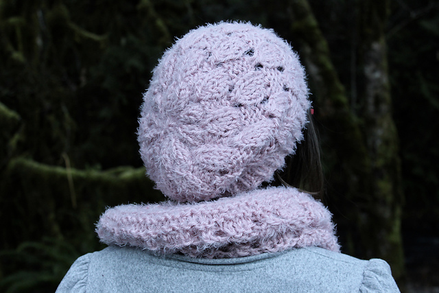 Lacey Chapeau