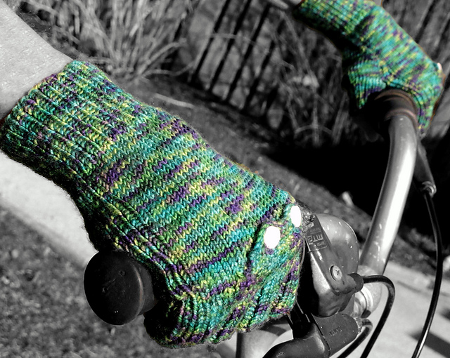 Fingerless Mitts with Pockets
