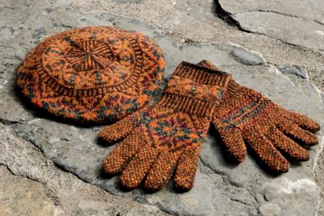 Muckleberry Gloves and Hat