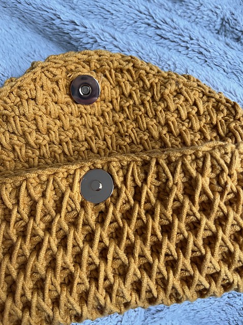 "Honey & Maple" Crochet Wallet