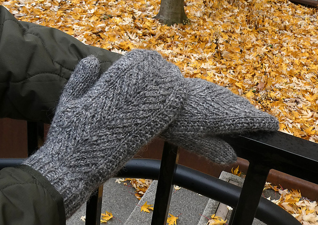 Twist and Seed mittens