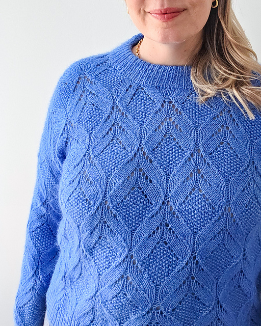 Poetic pullover
