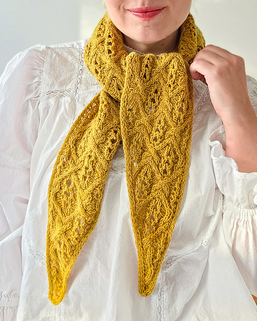 Ravelry: La Serenissima Shawl pattern by Sari Nordlund