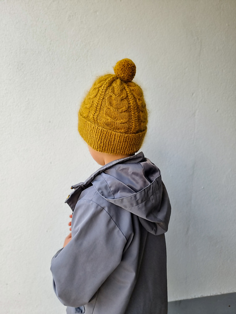 August hat (mini)
