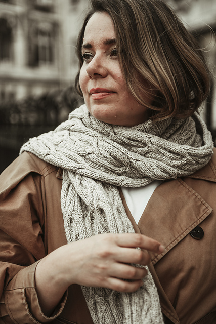 Arche collared scarf