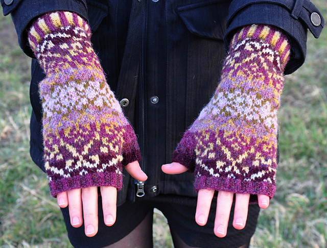 Tausendschön Fingerless Mittens
