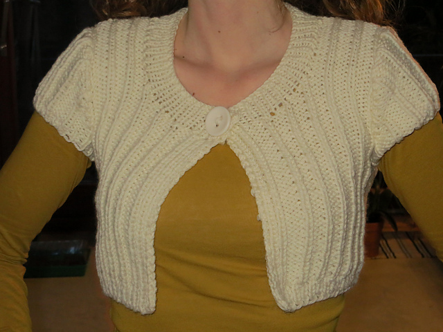 Short-sleeve bolero