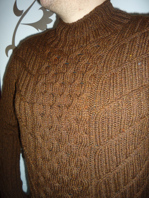 Modell 22 Pulli mit Rippen- und Wabenmuster