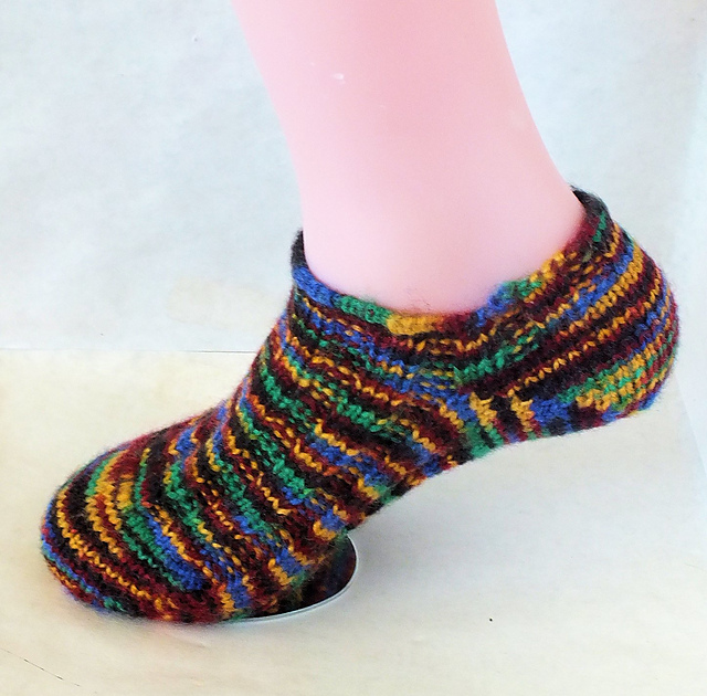 Ravelry No Show Socks pattern by Scarlett Royale