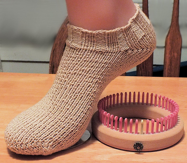 Ravelry No Show Socks pattern by Scarlett Royale