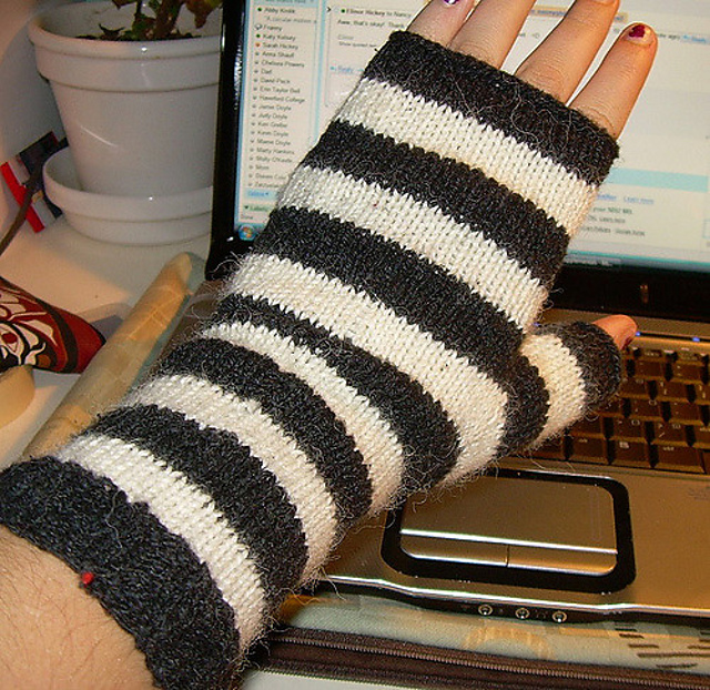 Vanilla Fingerless Mittens