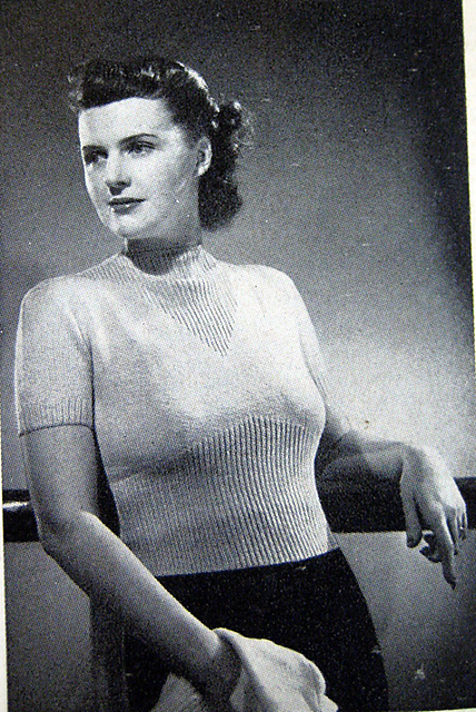 Saumur Twin Sweater Set Slipover No. 106