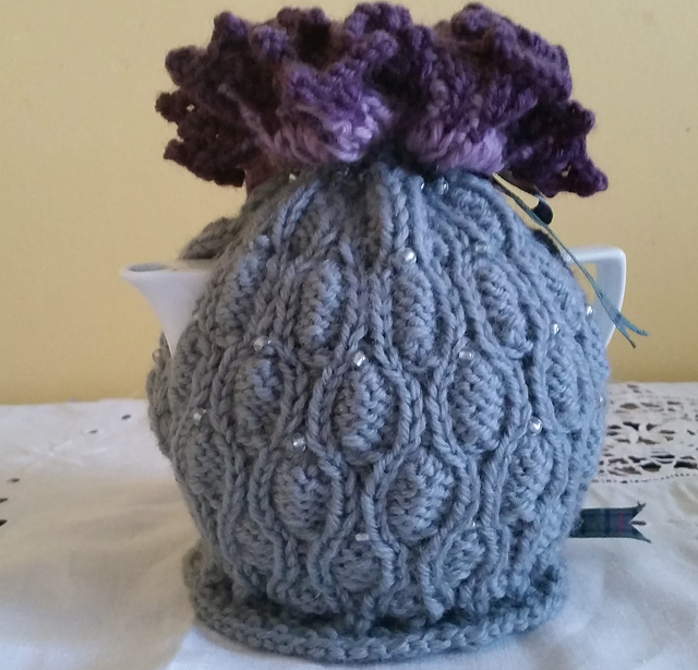 Ravelry Thistle Tea Cosy pattern by Scottish Sampler