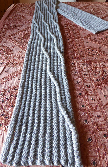 Pompidou Scarf