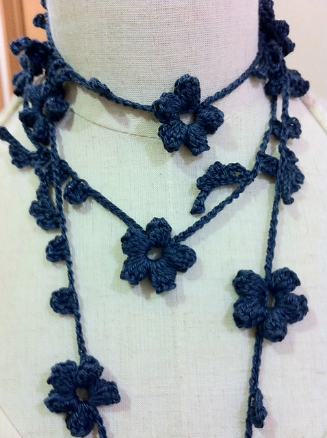 #20 Lariat of small flower　小花のラリエット