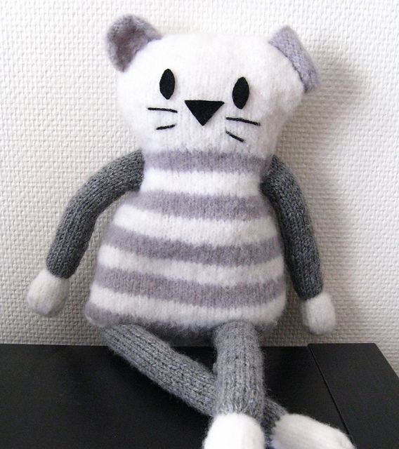Le chat câlin