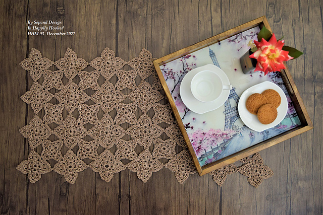 Snowflake Table Runner and Doily