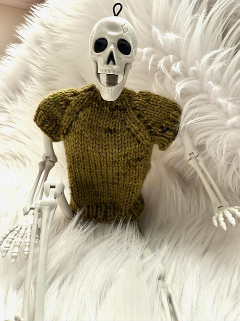 Ravelry: Skellie's Breezy LYS Tee pattern by Serial Knitters Local Yarn ...