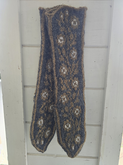 Efflorescent slippers