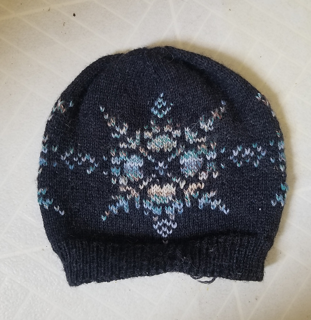 Paw flake hat
