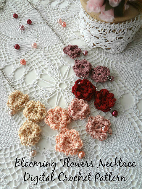Blooming Flower Necklace