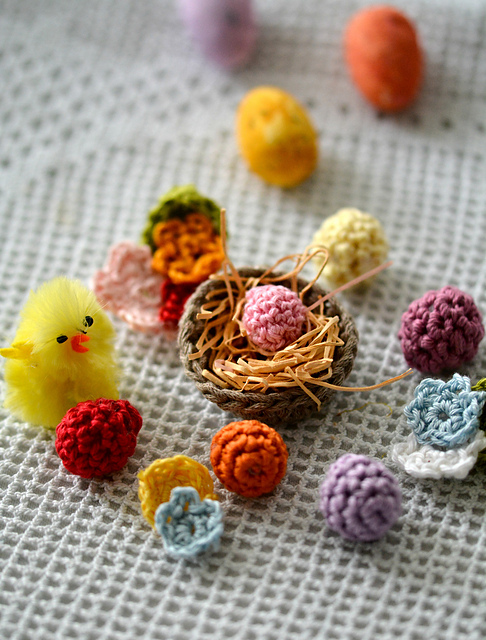 Mini Easter Eggs & Nest