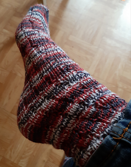 Heel-Less Spiral Socks (Navy)