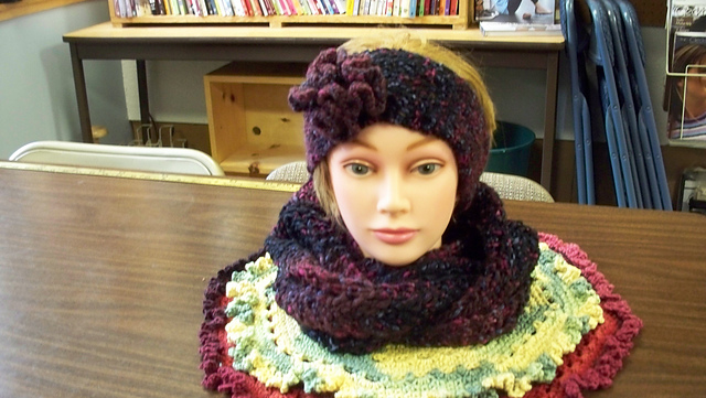 Knit Cowl & Headband w/flower