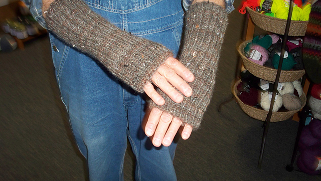 Handwarmers One (11 1/2" long)