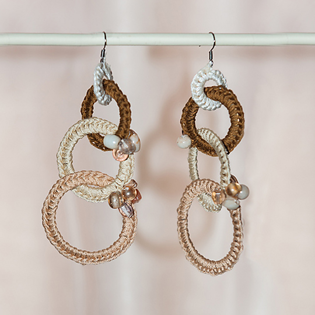 Earrings with glass beads