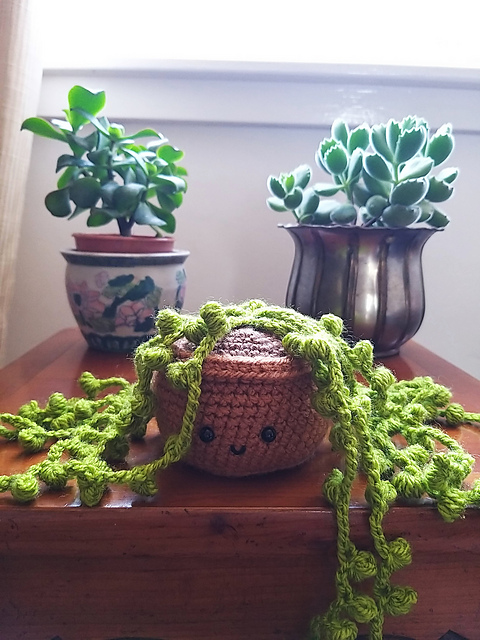 String of Pearls Amigurumi