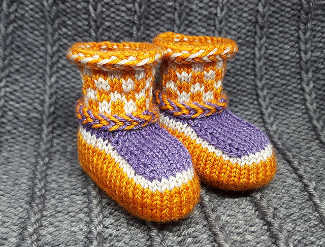 Latvian Braid Booties