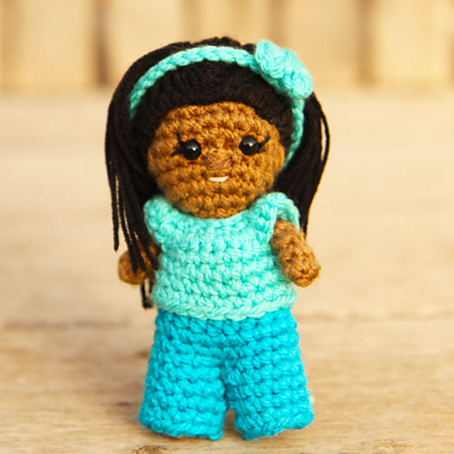 Noor mini doll - Kozu Palm Pals