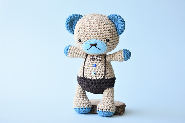 Walter the little crochet bear