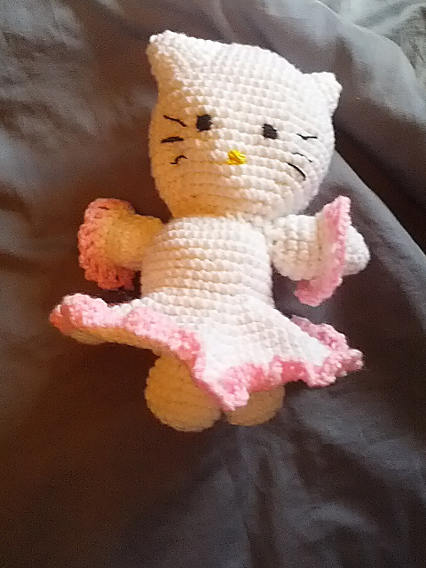 Hello Kitty Bride
