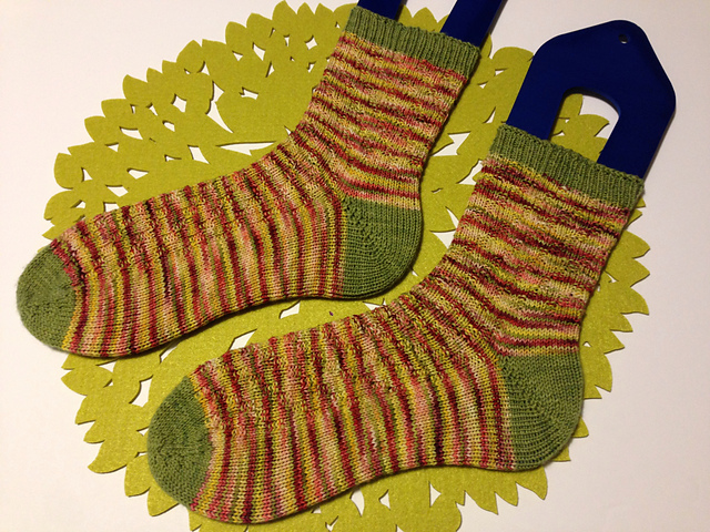 Uncabled Step Socks
