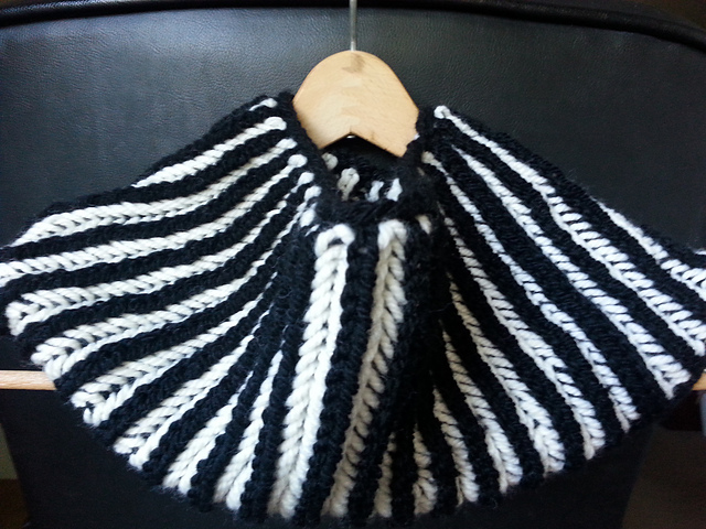 Graphic Brioche Cowl