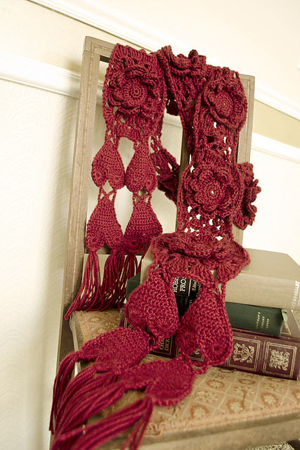 Roses By The Yard Copycat Scarf