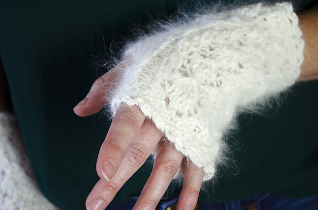 Boadicea Mitts