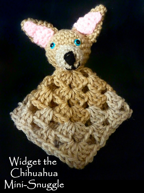 Widget the Chihuahua Mini Snuggle Blanket