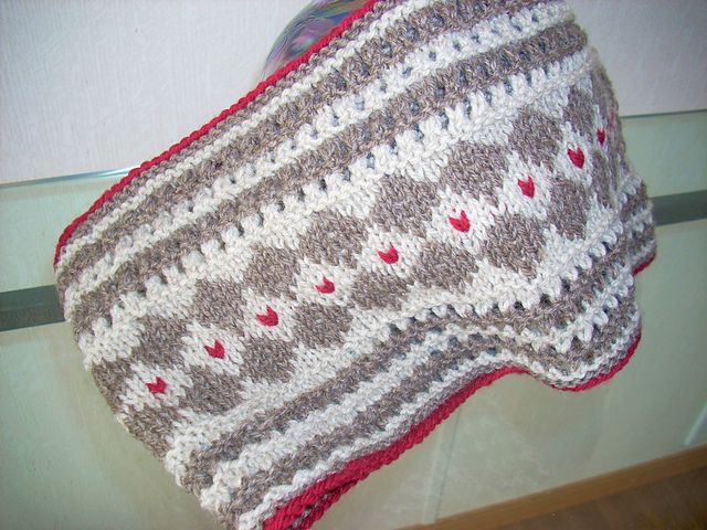 Cinnamon Hearts Cowl