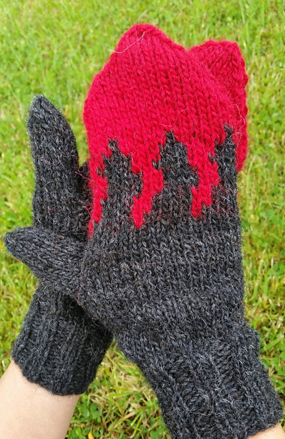 Holuhraun Volcano Mittens