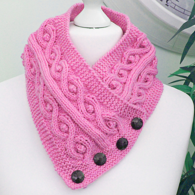 Celtic twist Neckwarmer