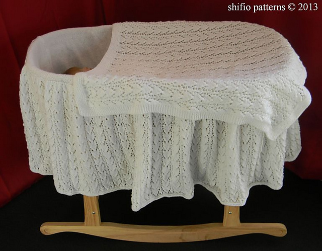 241 -Moses Basket Cover