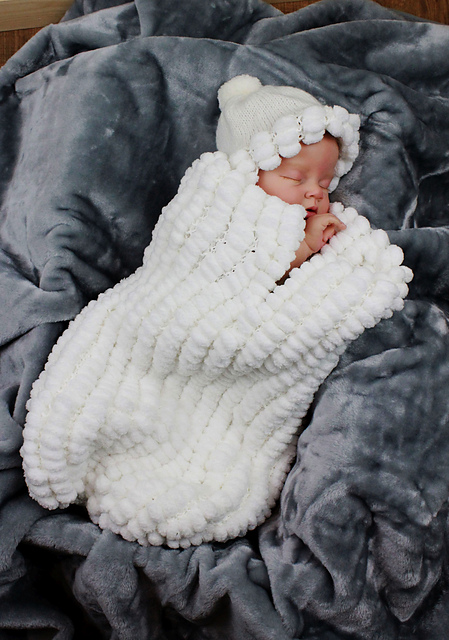 203- Pompom Baby Cocoon