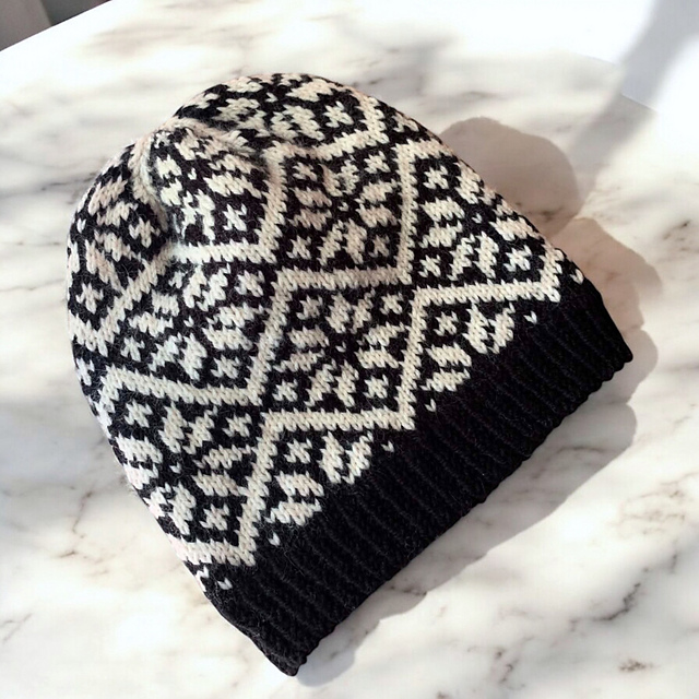 Paper Snowflakes Hat