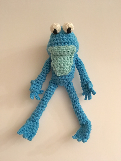 Amigurumi Blue Frog