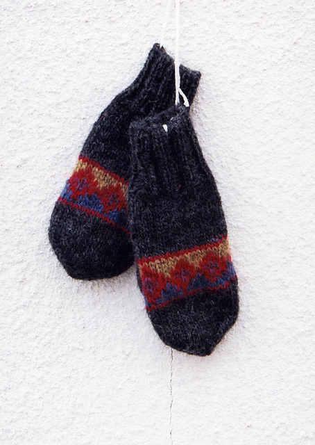 Diamond Mittens 1018